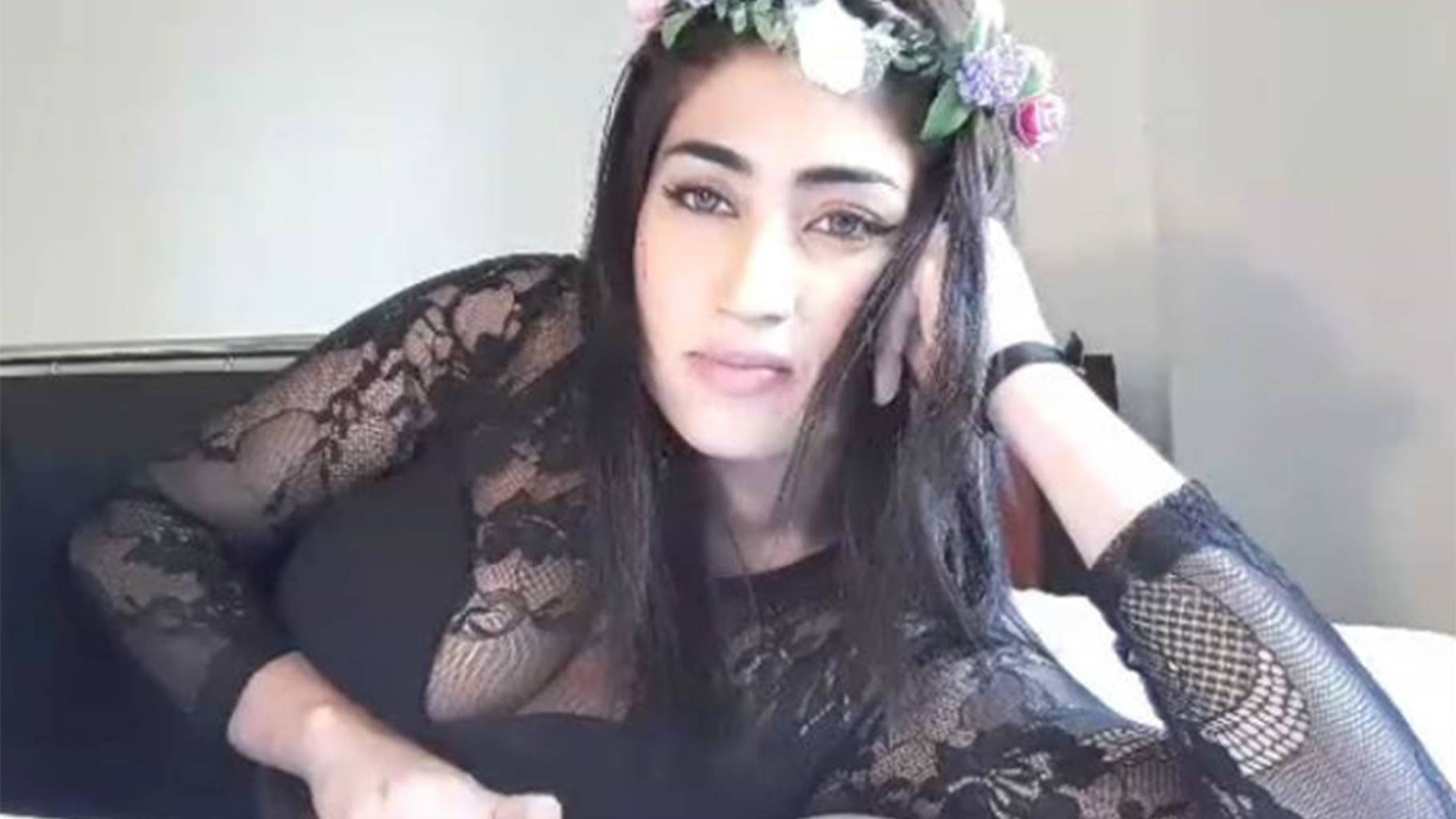 SEXY PAKISTANI MODEL KILLED BY ESTRANGED BROTHER