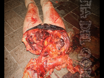 woman split in two - La Tía Del Gore 