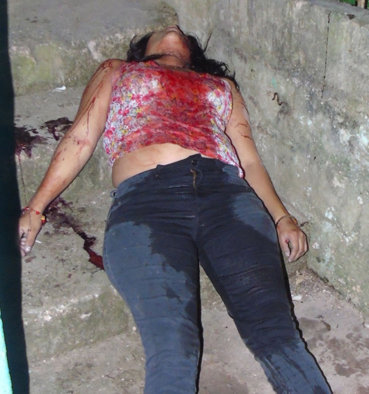 NEW....Sexy Dead Women Pic Drop Compilation