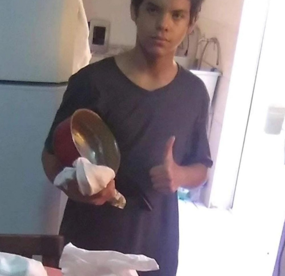 Teenager Shoots And Kills His Family