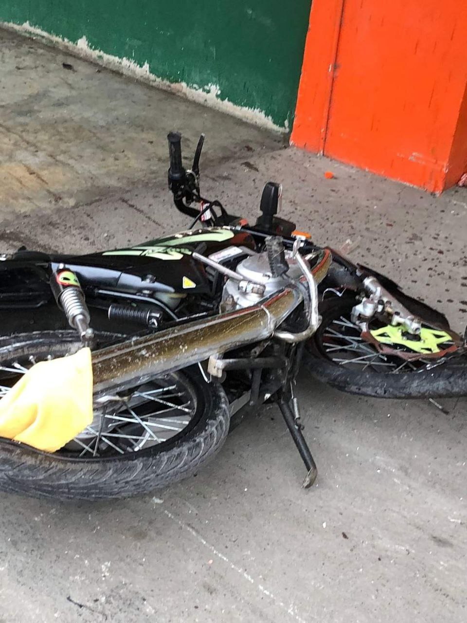 Dude Crashes, Crashes Into Hydrant And He Dies