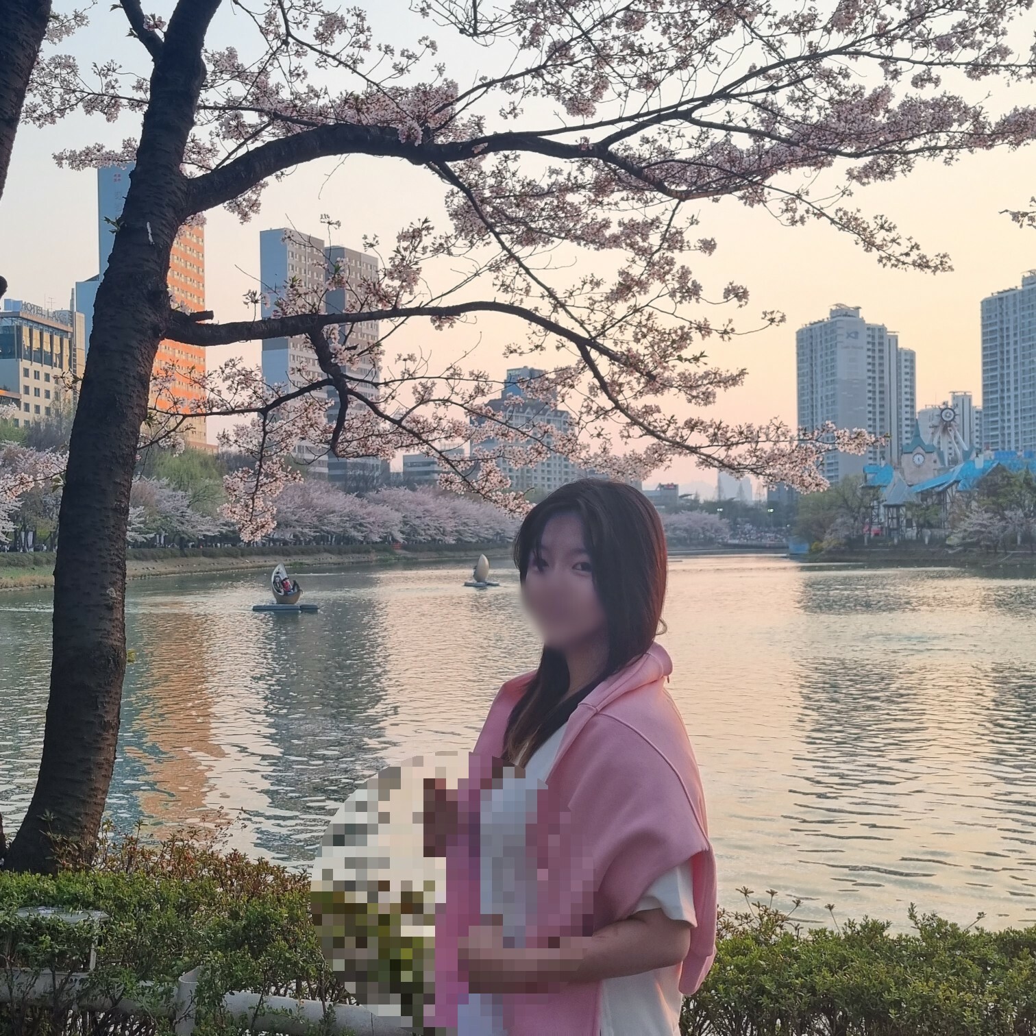 Photos of the KOREAN GIRL who LIVESTREAMS HER SUICIDE