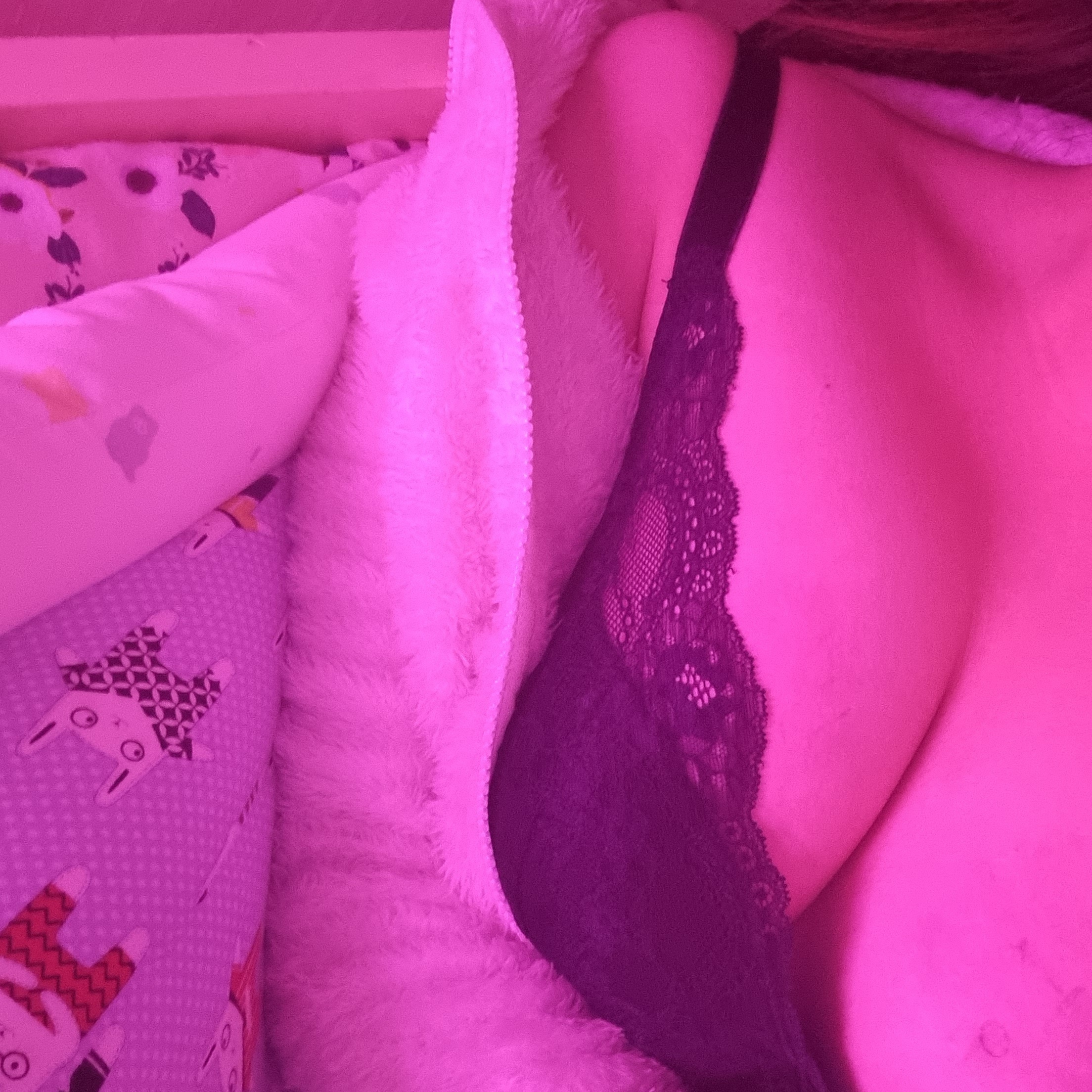 Photos of the KOREAN GIRL who LIVESTREAMS HER SUICIDE