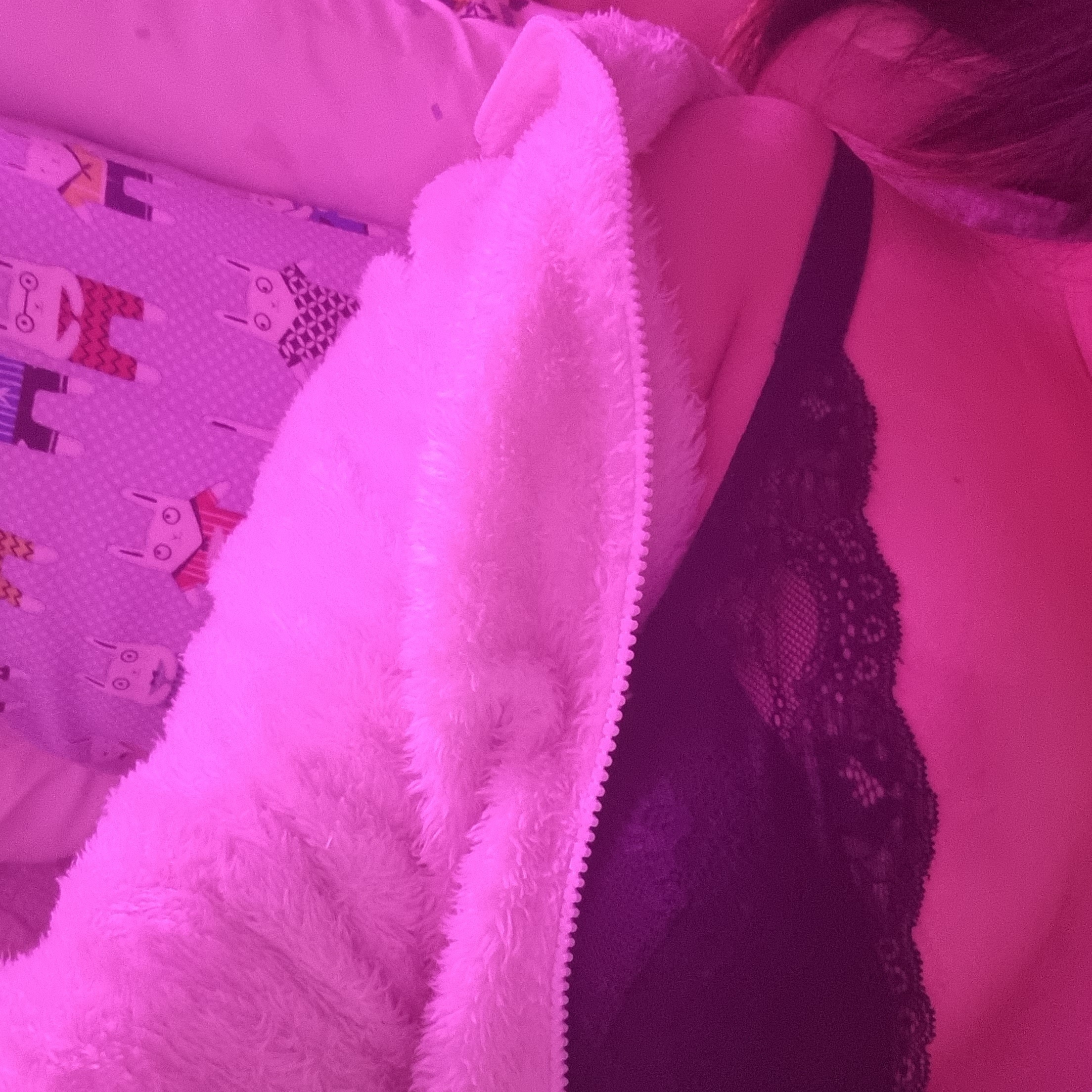 Photos of the KOREAN GIRL who LIVESTREAMS HER SUICIDE