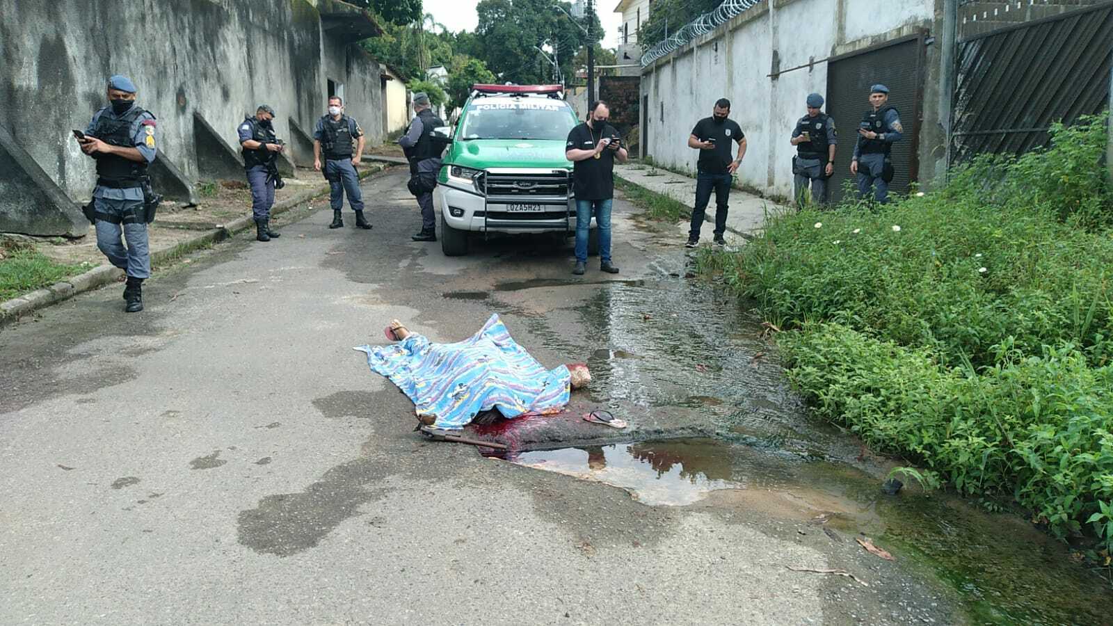 Brazil: Woman beaten to death in the street.