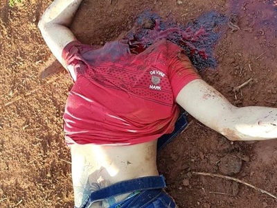 Sexy Mexican girl decapitated by Iron wire fence 