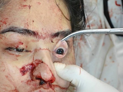 Sexy tattooed Chinese woman commit suicide by jumping from balcony 