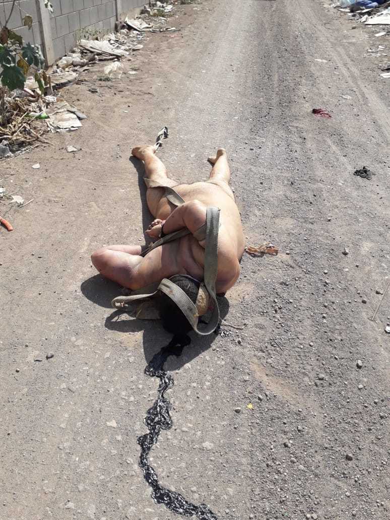 THEY TAKE IN MOVEMENT TO NAKED MALE, SEMI-MARKED AND / SEVERE FOOTPRIN