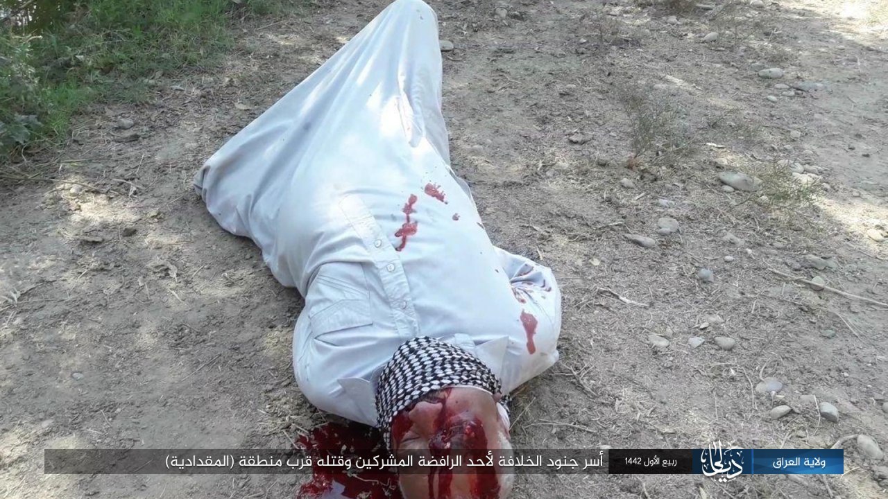 Caliphate soldiers captured and killed a Rafidah