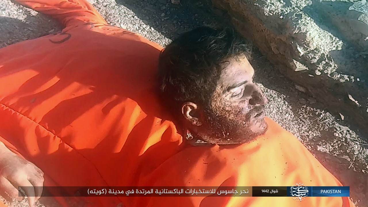 Two spies of apostate Pakistani they are beheaded