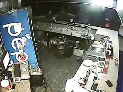 Crazy fight inside Market 