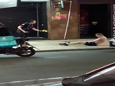 POLICE WOMAN TASE DRUNK MAN 