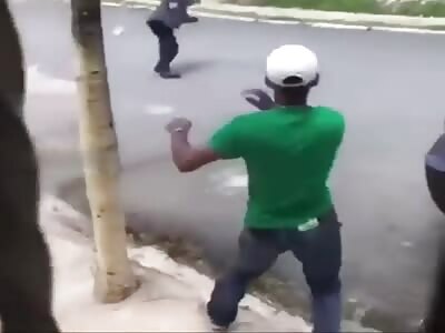 Knockout of man that was wielding a knife