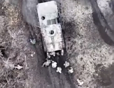 Grenade is dropped on a large group of dismounting RU tropps