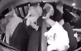 Bus accident, the view from the interior is threatening