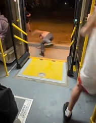 Young people in Volgograd pacified a drunken rioter from the bus