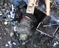 UA drops a grenade on a RU position and watches a soldier crawl out