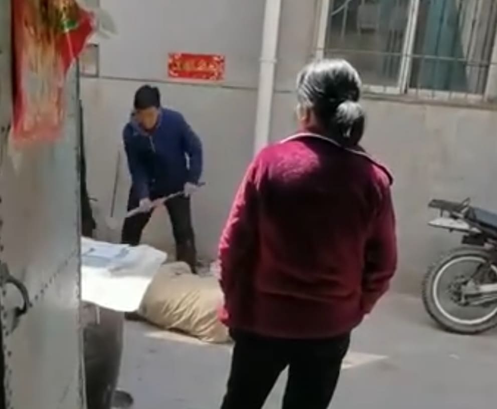 Mallet to the Dome During Property Dispute