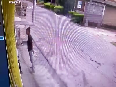 Fat man kills a thin, long-haired boy