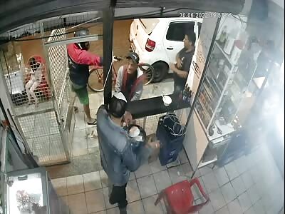 Man is being murdered with old revolver