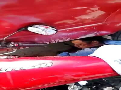 Victims trapped in a very serious accident