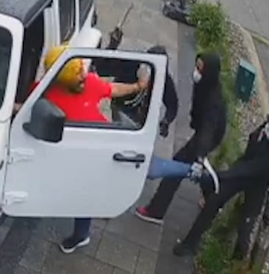 Punjabi Man Mercilessly Attacked by 3 Axe Wielding Racist Psychos 