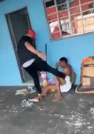 employee robs his boss and was beaten