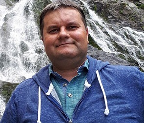 Man Jumps Off Window of Office Building in Romania