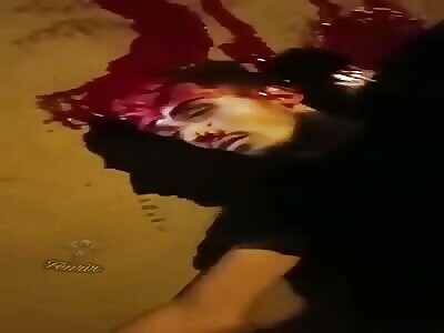 Loses his head to protest