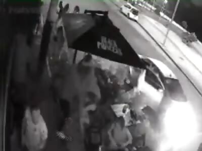 Two traffickers kill two men (action & aftermath) in Salvador.