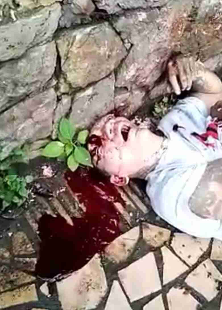 motorcyclist crashes into the wall