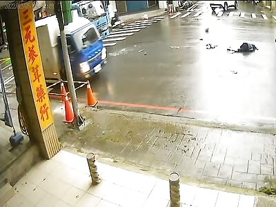 Women rider cut car's line and then sleep well.