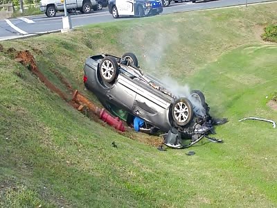 Crazy bitch has a meldown at intersection