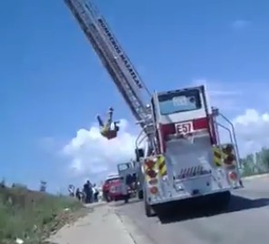 Man Dives to His Death in Mexico (Better Angle)