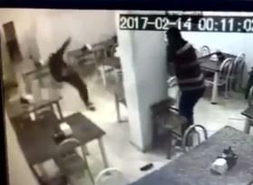 Off Duty Cop Hides in the Perfect Spot and Kills a Thug Mid Robbery 