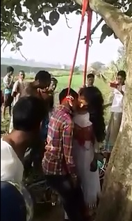 A New Trend..2 Lovers Kill Themselves kissing while Hanging 