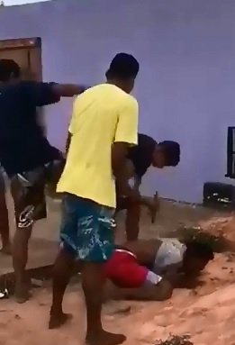 Man Accused of Thievery id  Stabbed in the Back with Large Knife 