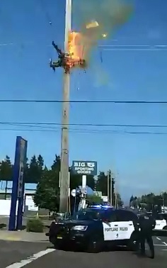 Bus Passenger captures Man's Amazing Suicide by Power Line