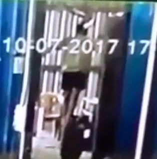 Man Kicks the Bucket Literally in Hanging Suicide in his Own Home 