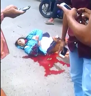 Very Hard Watch:  Woman Dies while waiting for Help as Motorists Drive By