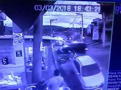 Watch the Road...Man in White Shirt is Killed Instantly by Speeding Truck 