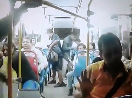 Man Resisting Robbery on Bus is Killed Point Blank 