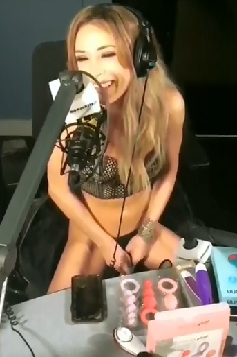 Girl Testing Sex toys Vibrations On Live Radio