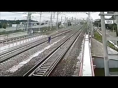 Sad video shows man End his Life in a Violent Way..