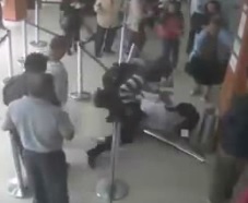 Man Fights With Thief but is Shot in the Leg and Robbed Anyway