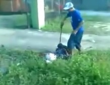 BRUTAL: Man Beaten and Hacked up by Guys with Machetes