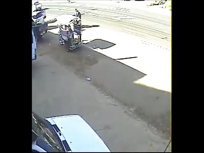 Dudes Reversing no Bike are Run the Fuck over