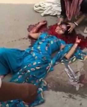 Pretty Girl Agonizes after Being Hacked with Meat Clever... She Dies