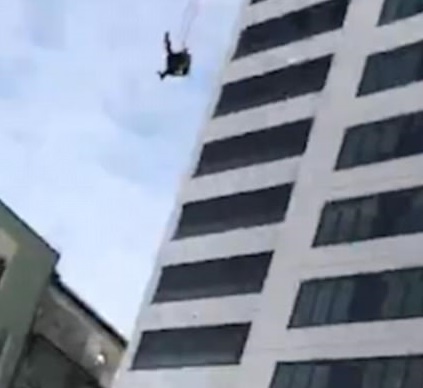 Base Jumpers Chute Won't Open 