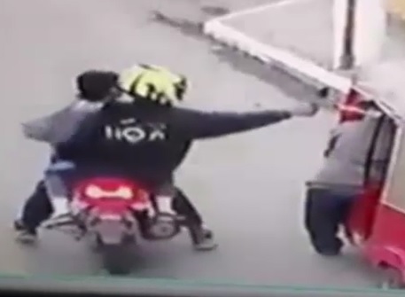 Brutal Driveby Headshot Caught on CCTV